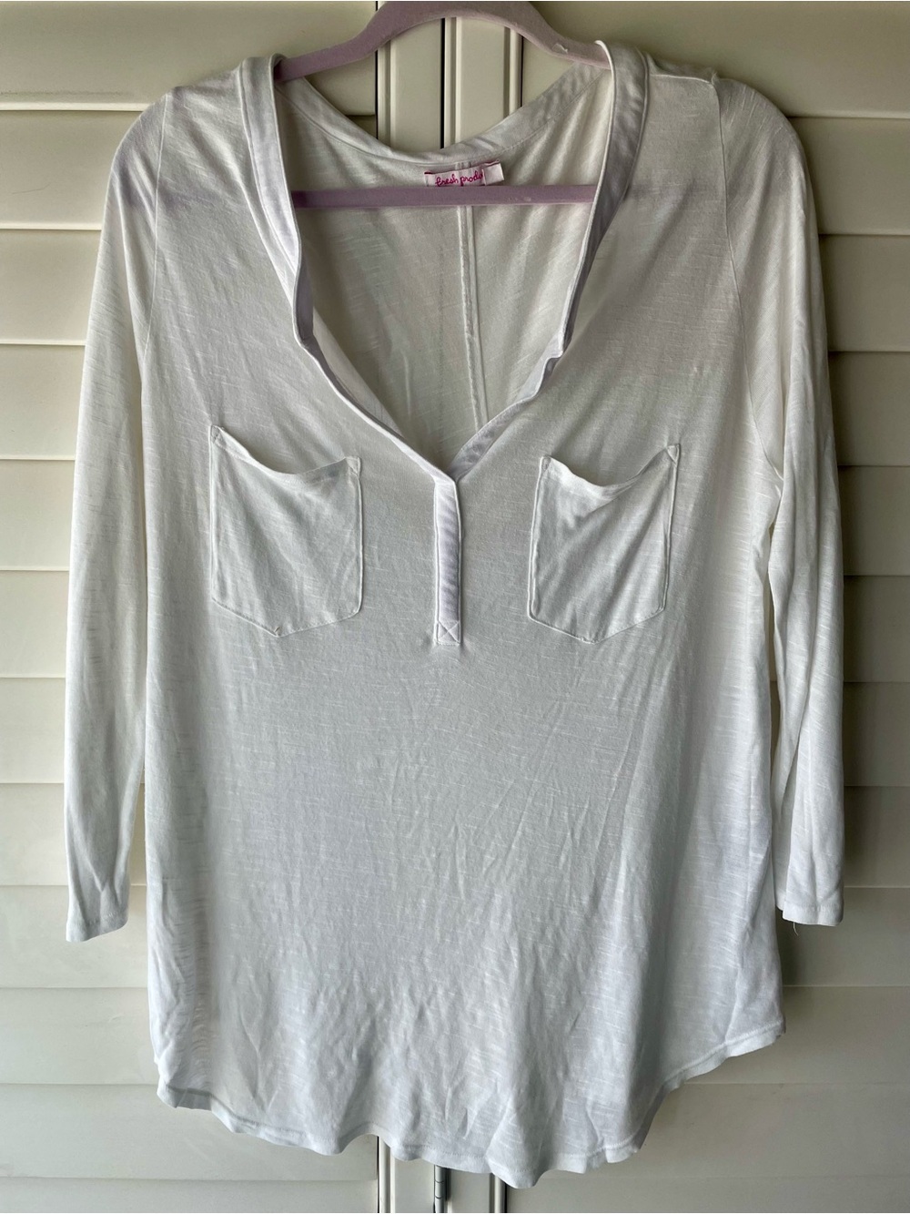 EUC Fresh Produce White Long-Sleeve V-Neck Pocket Top